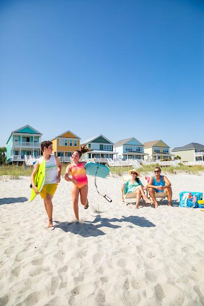 Myrtle Beach est reconnue comme étant l'une des meilleures destinations pour les voyages en famille pour l'été 2024 - background banner